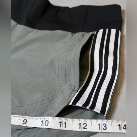 Athleta Ascender Quick Dry Running Shorts size S Gray w/Stripes & Pockets - Picture 5 of 9